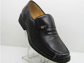 路標(biāo)時(shí)尚男女皮鞋,04新款上市